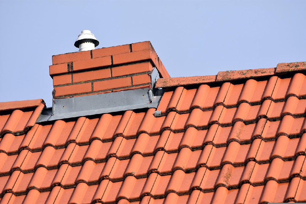 Sprzedaż pokryć dachowych w województwie podlaskim – po jakie najczęściej sięgają inwestorzy?
